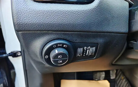 Jeep Compass II, 2020 год, 1 300 000 рублей, 7 фотография