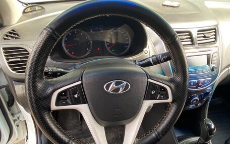 Hyundai Solaris II рестайлинг, 2015 год, 835 000 рублей, 12 фотография