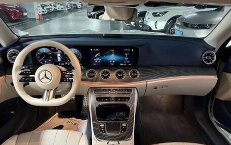 Mercedes-Benz E-Класс, 2021 год, 3 830 000 рублей, 5 фотография