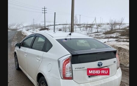 Toyota Prius, 2015 год, 1 090 000 рублей, 8 фотография