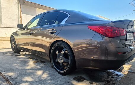 Infiniti Q50 I рестайлинг, 2014 год, 1 990 000 рублей, 3 фотография