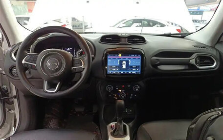 Jeep Renegade I рестайлинг, 2020 год, 1 200 000 рублей, 10 фотография