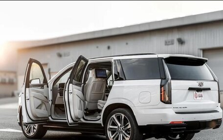 Cadillac Escalade V, 2024 год, 24 000 000 рублей, 7 фотография