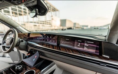 Cadillac Escalade V, 2024 год, 24 000 000 рублей, 13 фотография