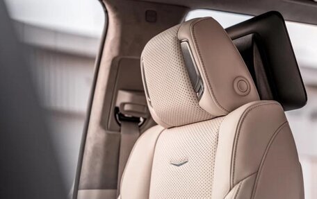 Cadillac Escalade V, 2024 год, 24 000 000 рублей, 16 фотография