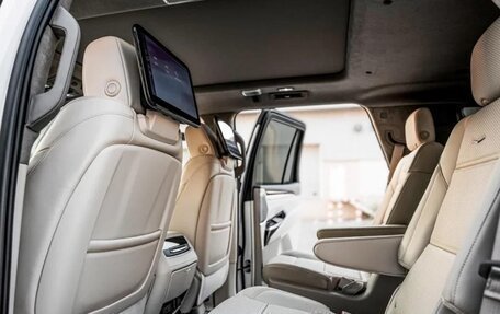 Cadillac Escalade V, 2024 год, 24 000 000 рублей, 17 фотография