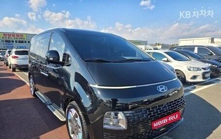 Hyundai Staria, 2022 год, 2 830 000 рублей, 3 фотография