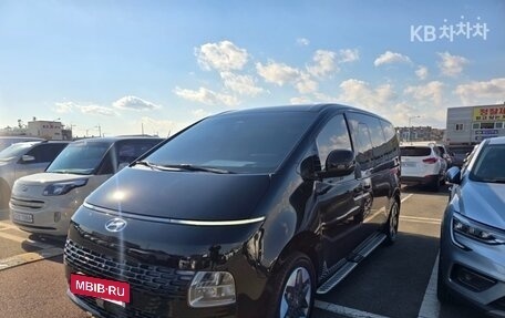 Hyundai Staria, 2022 год, 2 830 000 рублей, 2 фотография