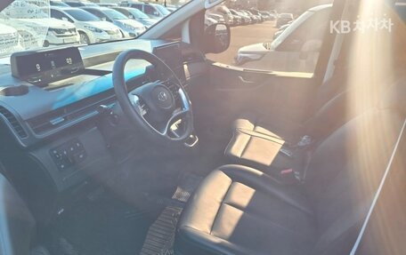 Hyundai Staria, 2022 год, 2 830 000 рублей, 12 фотография