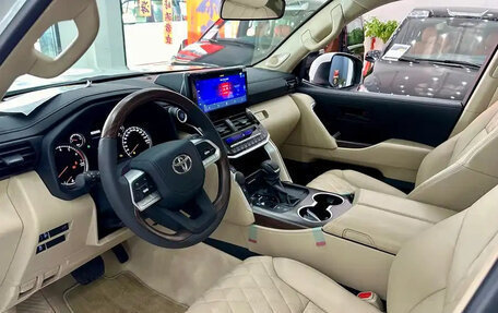 Toyota Land Cruiser, 2024 год, 14 500 000 рублей, 10 фотография