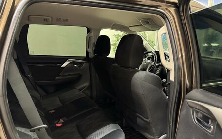 Mitsubishi Pajero Sport III рестайлинг, 2017 год, 2 888 000 рублей, 10 фотография