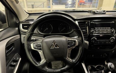 Mitsubishi Pajero Sport III рестайлинг, 2017 год, 2 888 000 рублей, 7 фотография