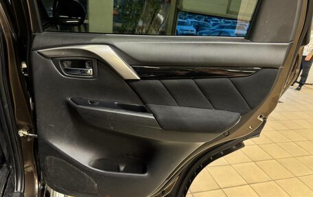 Mitsubishi Pajero Sport III рестайлинг, 2017 год, 2 888 000 рублей, 17 фотография