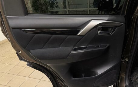 Mitsubishi Pajero Sport III рестайлинг, 2017 год, 2 888 000 рублей, 15 фотография