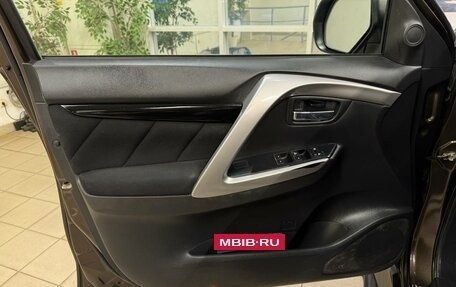 Mitsubishi Pajero Sport III рестайлинг, 2017 год, 2 888 000 рублей, 14 фотография
