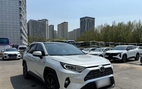 Toyota RAV4, 2022 год, 2 740 000 рублей, 4 фотография