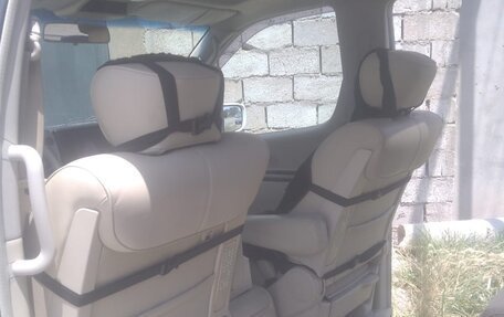 Nissan Elgrand III, 2004 год, 800 000 рублей, 6 фотография