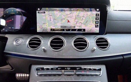Mercedes-Benz E-Класс, 2022 год, 3 700 000 рублей, 9 фотография
