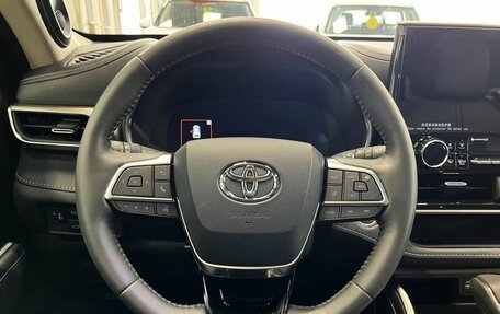 Toyota Highlander, 2025 год, 5 999 000 рублей, 8 фотография