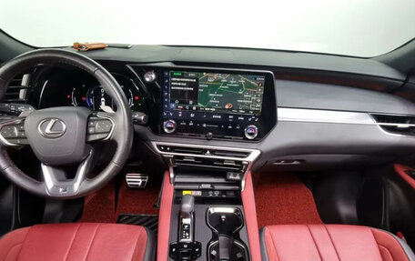 Lexus RX IV рестайлинг, 2023 год, 6 830 000 рублей, 7 фотография