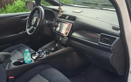 Nissan Leaf II, 2019 год, 1 800 000 рублей, 7 фотография
