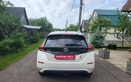 Nissan Leaf II, 2019 год, 1 800 000 рублей, 4 фотография