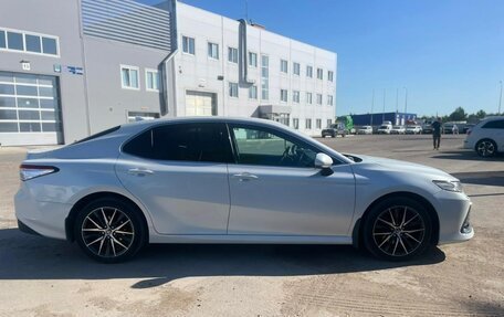 Toyota Camry, 2021 год, 3 000 000 рублей, 3 фотография