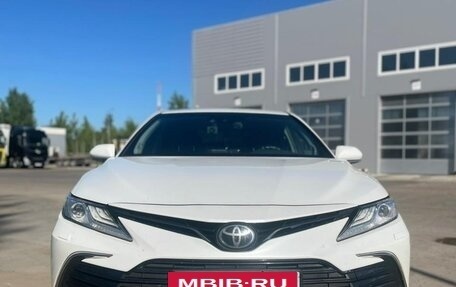 Toyota Camry, 2021 год, 3 000 000 рублей, 2 фотография
