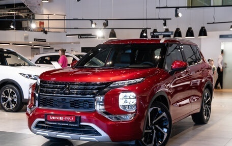 Mitsubishi Outlander, 2023 год, 5 600 000 рублей, 1 фотография