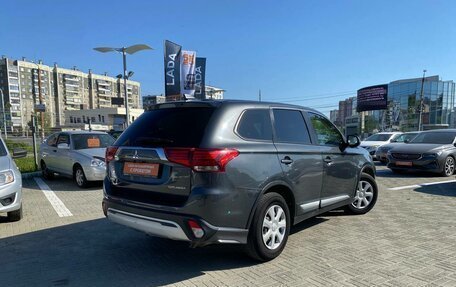 Mitsubishi Outlander III рестайлинг 3, 2019 год, 1 790 000 рублей, 4 фотография