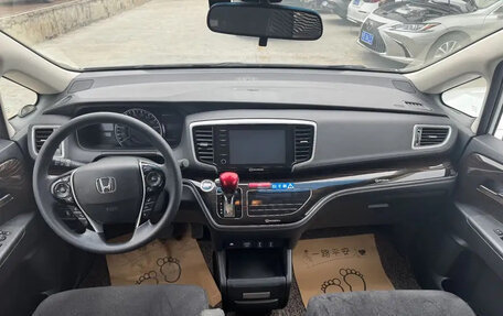 Honda Odyssey IV, 2020 год, 2 400 000 рублей, 4 фотография