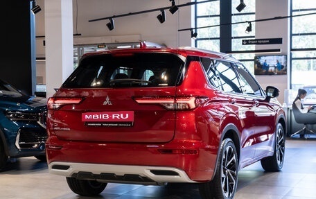 Mitsubishi Outlander, 2023 год, 5 600 000 рублей, 5 фотография