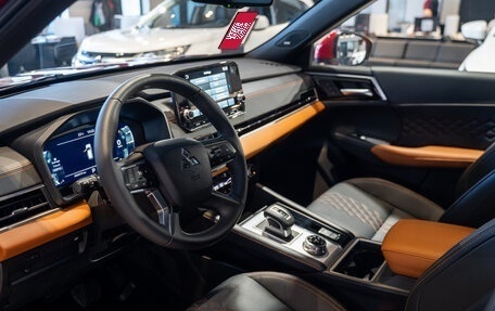 Mitsubishi Outlander, 2023 год, 5 600 000 рублей, 14 фотография