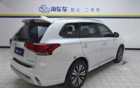 Mitsubishi Outlander III рестайлинг 3, 2021 год, 1 758 000 рублей, 3 фотография