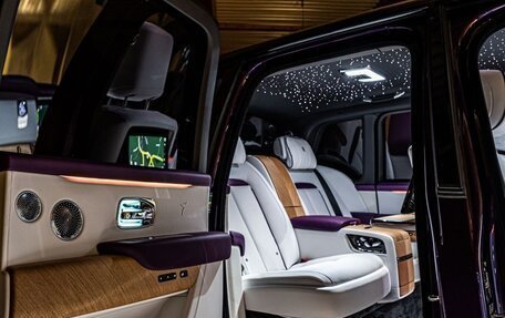 Rolls-Royce Cullinan, 2025 год, 70 000 000 рублей, 10 фотография