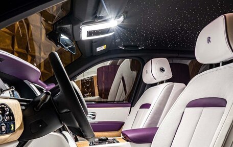Rolls-Royce Cullinan, 2025 год, 70 000 000 рублей, 12 фотография