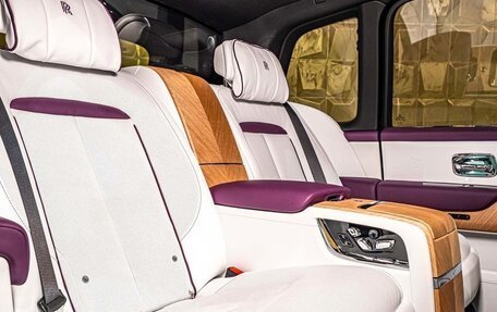 Rolls-Royce Cullinan, 2025 год, 70 000 000 рублей, 18 фотография