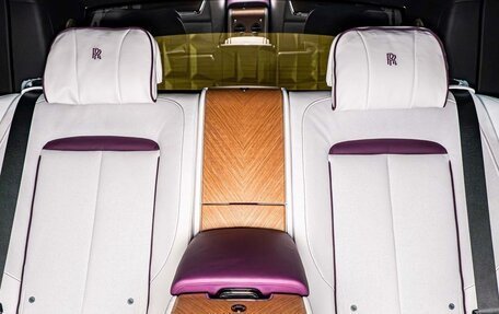 Rolls-Royce Cullinan, 2025 год, 70 000 000 рублей, 15 фотография