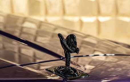 Rolls-Royce Cullinan, 2025 год, 70 000 000 рублей, 26 фотография