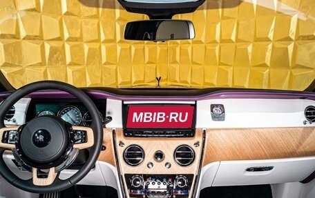 Rolls-Royce Cullinan, 2025 год, 70 000 000 рублей, 28 фотография
