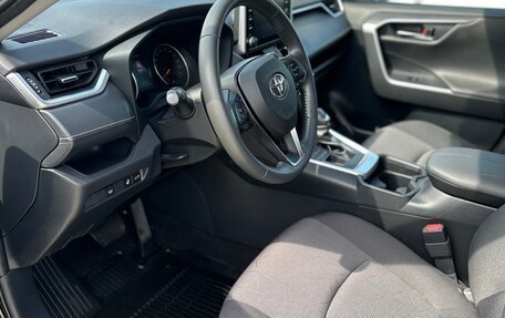 Toyota RAV4, 2021 год, 3 135 000 рублей, 12 фотография