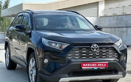 Toyota RAV4, 2021 год, 3 135 000 рублей, 3 фотография