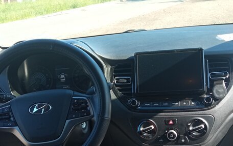Hyundai Solaris II рестайлинг, 2021 год, 1 650 000 рублей, 9 фотография