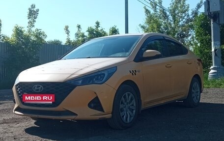 Hyundai Solaris II рестайлинг, 2021 год, 1 650 000 рублей, 5 фотография