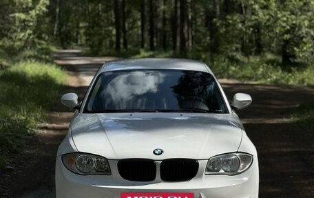BMW 1 серия, 2010 год, 700 000 рублей, 2 фотография