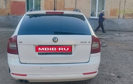 Skoda Octavia, 2011 год, 830 000 рублей, 2 фотография
