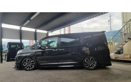 Toyota Voxy III, 2021 год, 1 805 123 рублей, 4 фотография