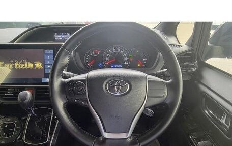 Toyota Voxy III, 2021 год, 1 805 123 рублей, 14 фотография