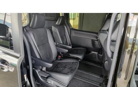 Toyota Voxy III, 2021 год, 1 805 123 рублей, 21 фотография