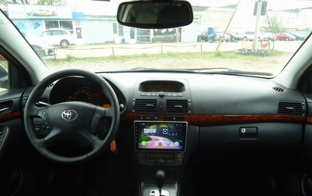 Toyota Avensis III рестайлинг, 2004 год, 699 000 рублей, 14 фотография